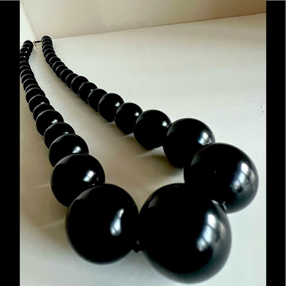 Jewelry - Stunning black African Ebony graduated beaded/pearl necklace